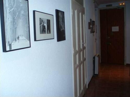 Hostal Castilla Madrid - Photo2