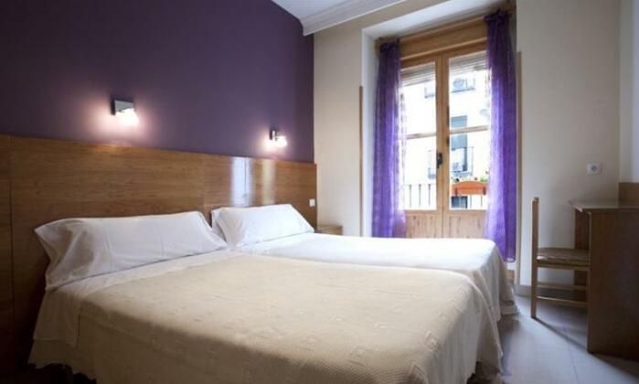 Hostal La Vera - Photo2
