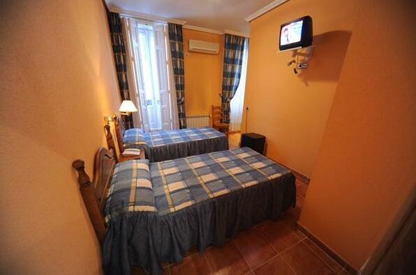 Hostal Las Fuentes - Photo4