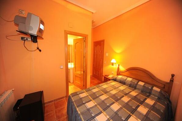 Hostal Las Fuentes - Photo5
