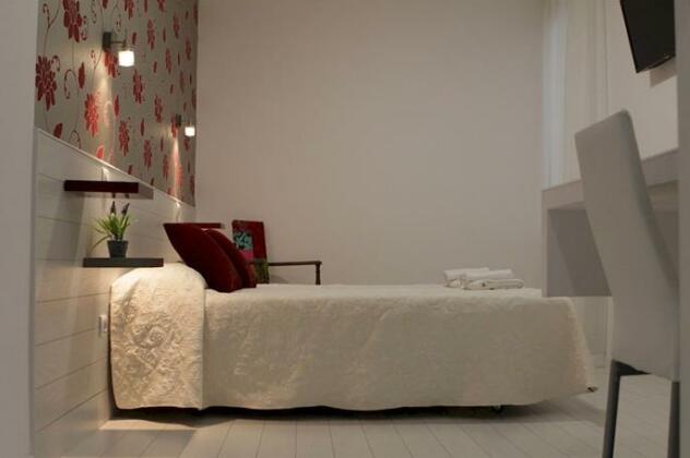 Hostal Madrid Sol - Photo2