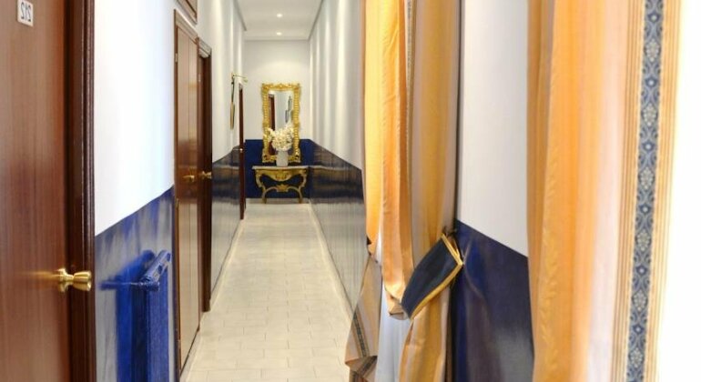 Hostal Reconquista Madrid - Photo4