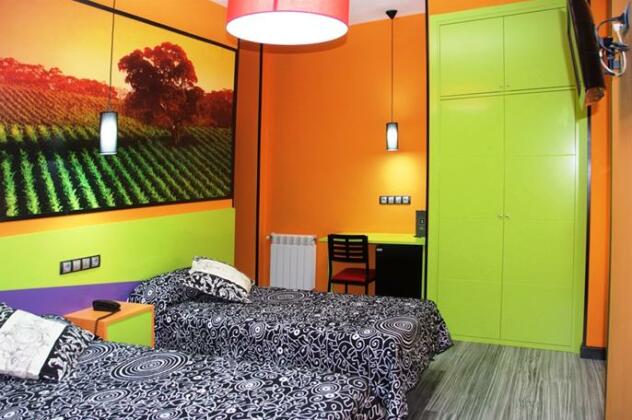 JC Rooms Santa Ana - Photo5