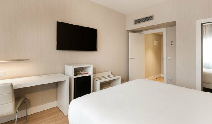 NH Madrid Chamberi - Photo5
