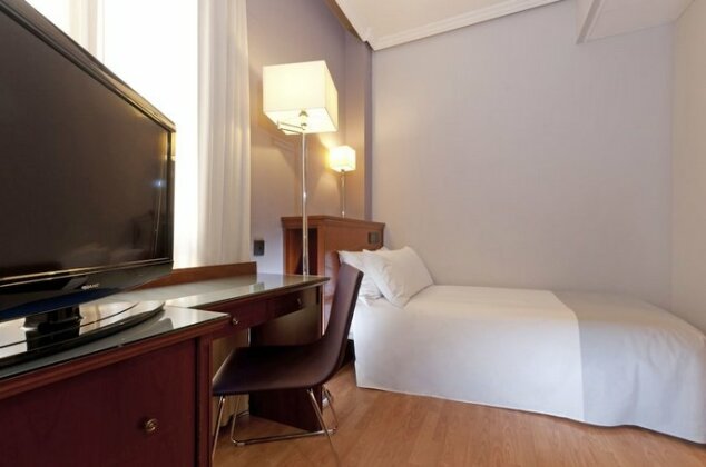 Tryp Madrid Cibeles Hotel - Photo4