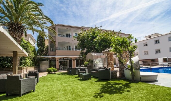 Apartamentos Royal Life - Photo2