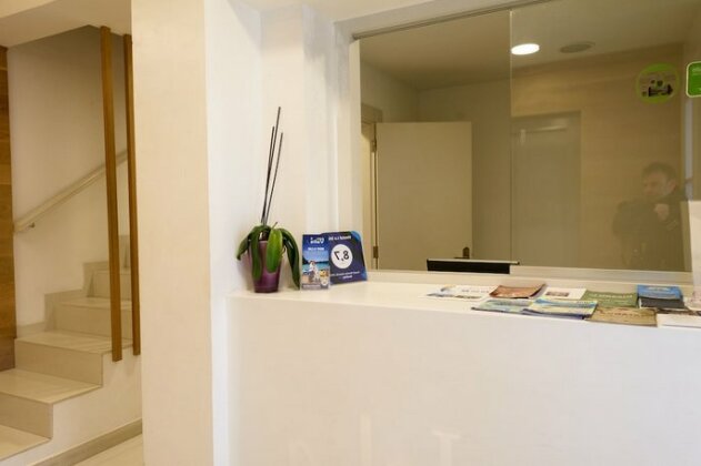 Hostal La Isla Mahon - Photo3