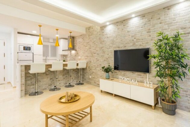 Amazing apartment in the old town with pool - Photo2