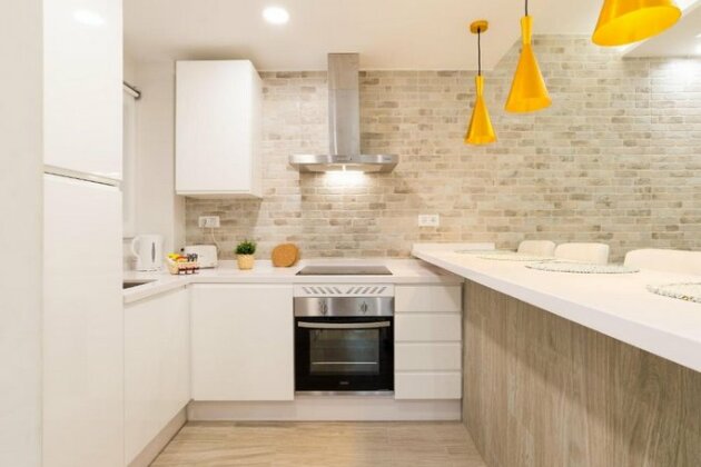 Amazing apartment in the old town with pool - Photo3