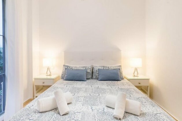 Amazing apartment in the old town with pool - Photo4