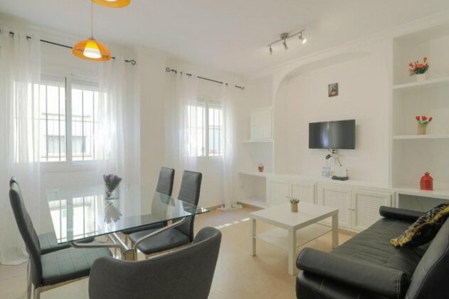 Beautiful central 2 bedrooms apartment - Photo2