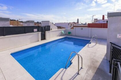 City Centre Rooftop Pool & Parking