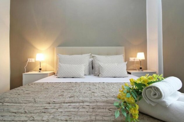 Del Parque Flats - San Millan