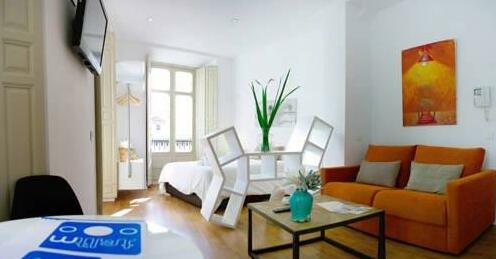 Life Apartments Calderon - Photo2