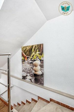 Luxury Home With Terrace - Photo3