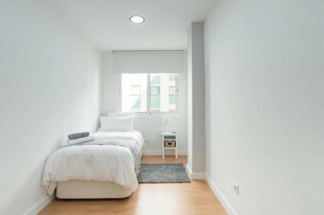 MalagaSuite Modern Urban Flat - Photo4