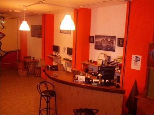 Picasso's Corner Backpackers Hostel - Photo2