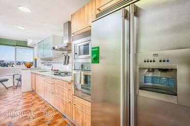 Three-bedroom apartment with view Charlie - Photo4