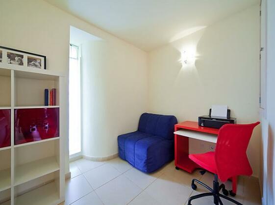 241 A - Photo5