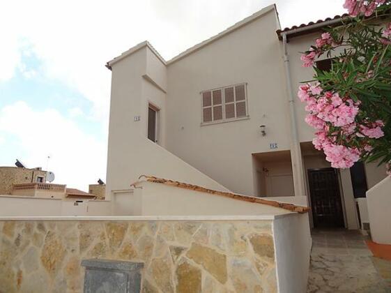 241 E - Photo2