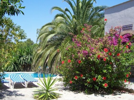 Villa with pool and air conditioning - Photo4