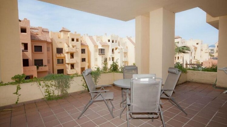 Duquesa Village 12 48 02 - Photo2