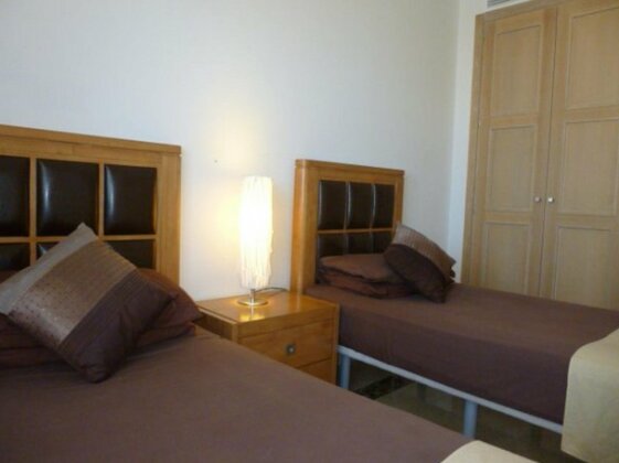 Marina Del Castillo 2129 - Photo3