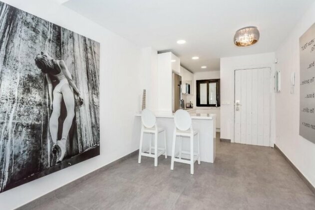 By Riva - Beautiful 1 Bedroom Chic Apartment in Banus Gardens - Photo4