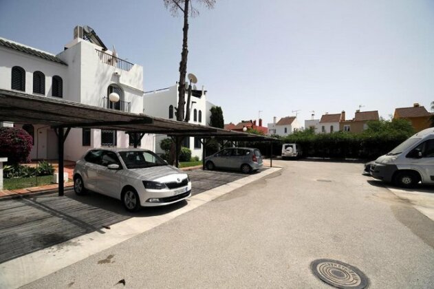 Contemporary and exclusive 3 Bedroom townhouse Nuevo Andalucia - Photo4