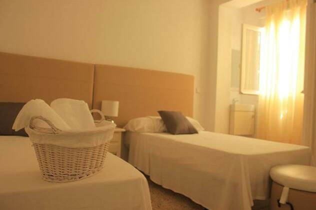 InHouse Marbella Hostel - Photo5