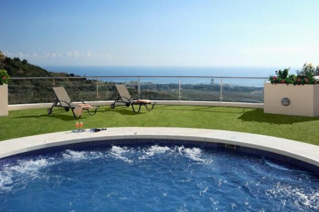 Luxury 2 bed/2 bath Sea and Mountain view Marbella Resort apartment - Photo2