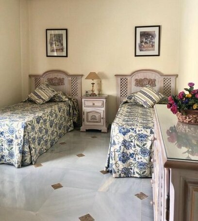 Riyadh House Marbella - Photo5