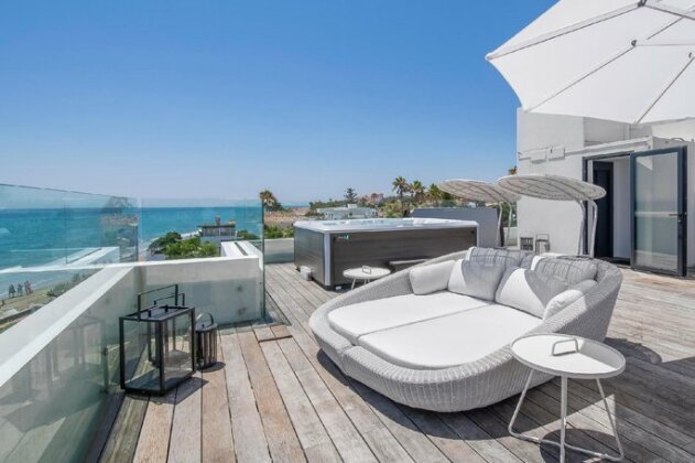 Villa first line beach 6 bedrooms private pool Costabella Marbella