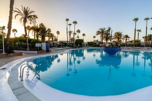 Flatguest Villa Yaiza + Terrace + Pool + A/C - Photo2