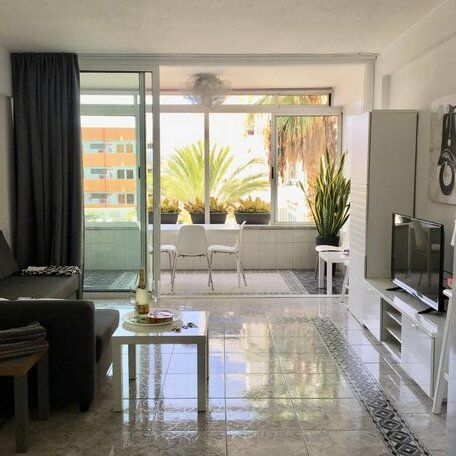 Ladyhouse - Photo2