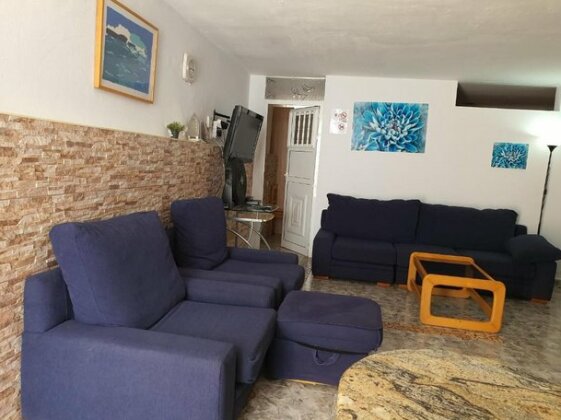 Low Cost Rooms Wifi Free - Photo2