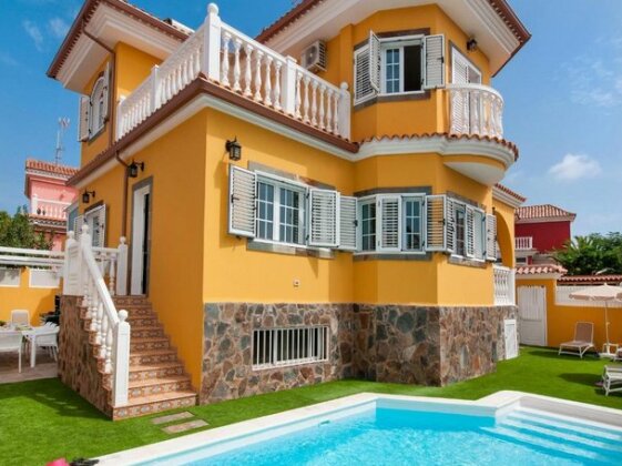 Villa with Pool in Sonnenland Q10