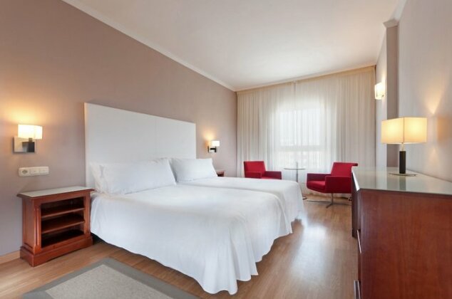 Tryp Melilla Puerto Hotel - Photo2