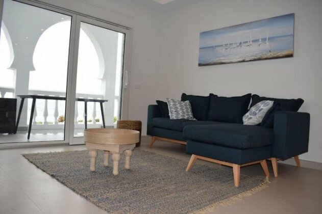 Beautiful Apartment RIGHT ON THE BEACH - Photo4