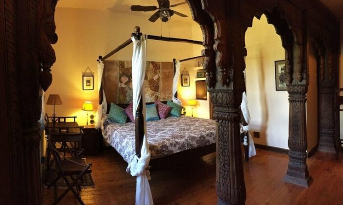 Old England House - Photo2