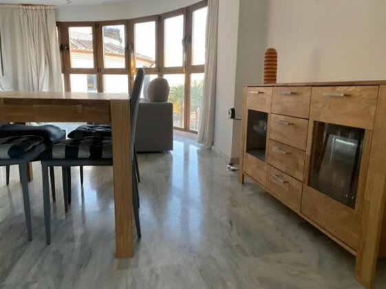 3 Bedroom Apartment Sea Views - Photo3