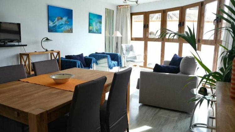 3 Bedroom Apartment Sea Views - Photo5