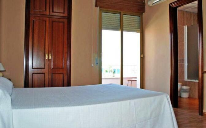 Hostal Garballo - Photo2