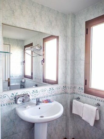 Hotel Poniente - Photo3