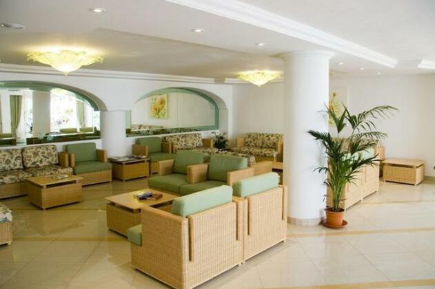 Aparthotel Esquinzo Y Monte Del Mar - Photo4