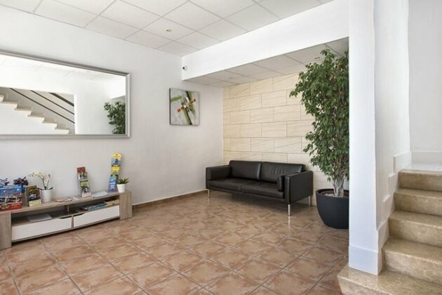HR Gil - Photo3