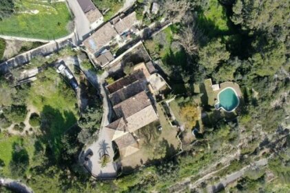 Centenary Villa With Garden And Pool