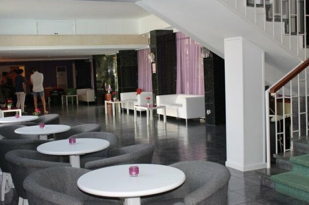 Hotel Condor - Photo4