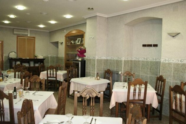Hostal Restaurante Raton - Photo3