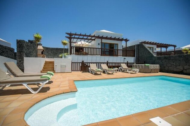 Luxury villa with private heated pool and jacuzzi Fuerteventura